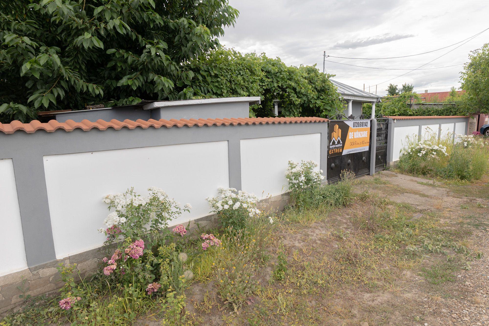 Casă cu 5 camere, complet renovată cu teren 920 mp în Tecuci - 2
