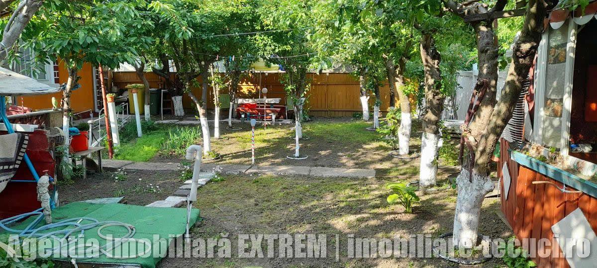 Casă de cărămidă, cu 4 camere, 417mp teren, lăngă Gara de Sud, Tecuci - 3
