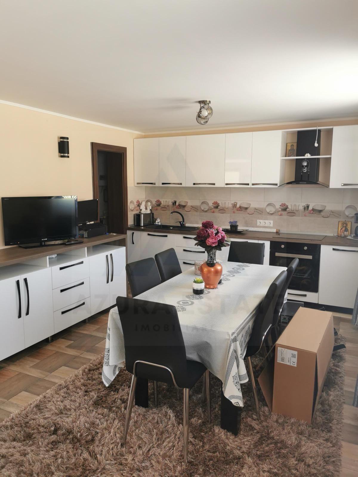 Casa individuala cu garaj 60 mp si teren+gradina 2650 mp in Porumbacu - 2