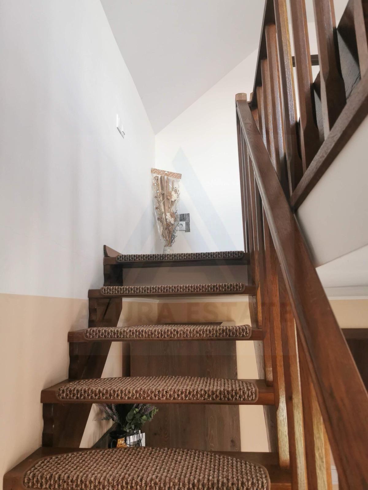 Casa individuala cu garaj 60 mp si teren+gradina 2650 mp in Porumbacu - 16