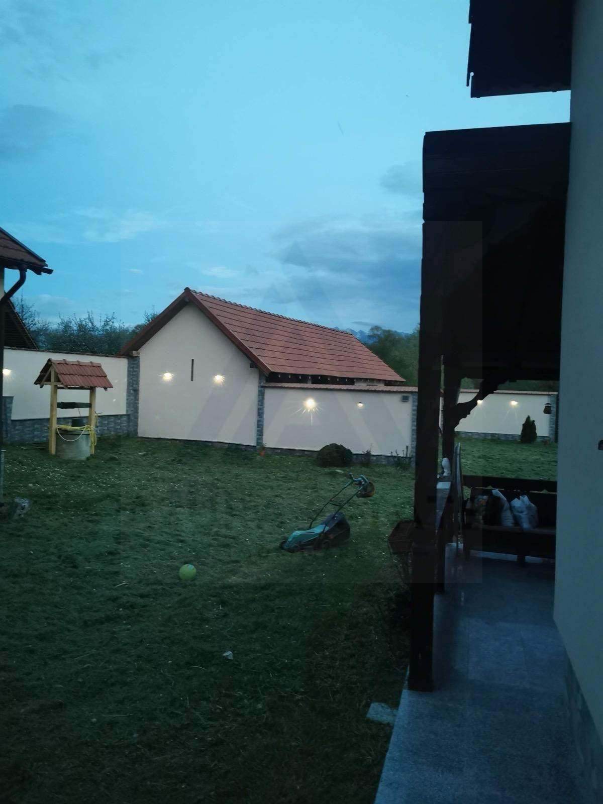Casa individuala cu garaj 60 mp si teren+gradina 2650 mp in Porumbacu - 9