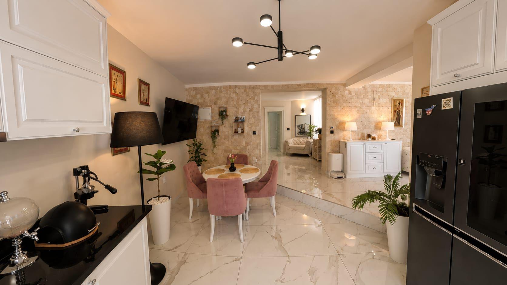 VILĂ INDIVIDUALĂ DE EXCEPȚIE · 365.000 € - 6