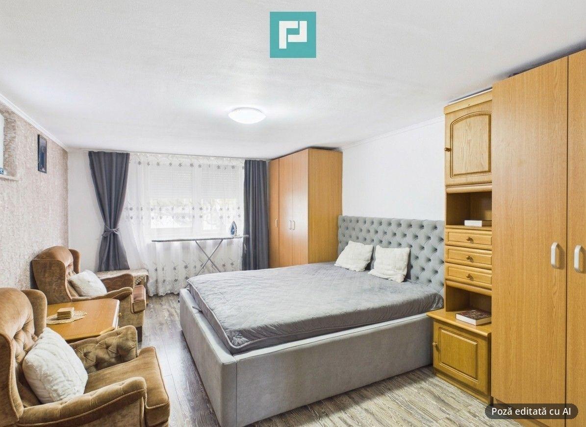 Casă cu 2 corpuri, teren 398 mp, Oradea - 8