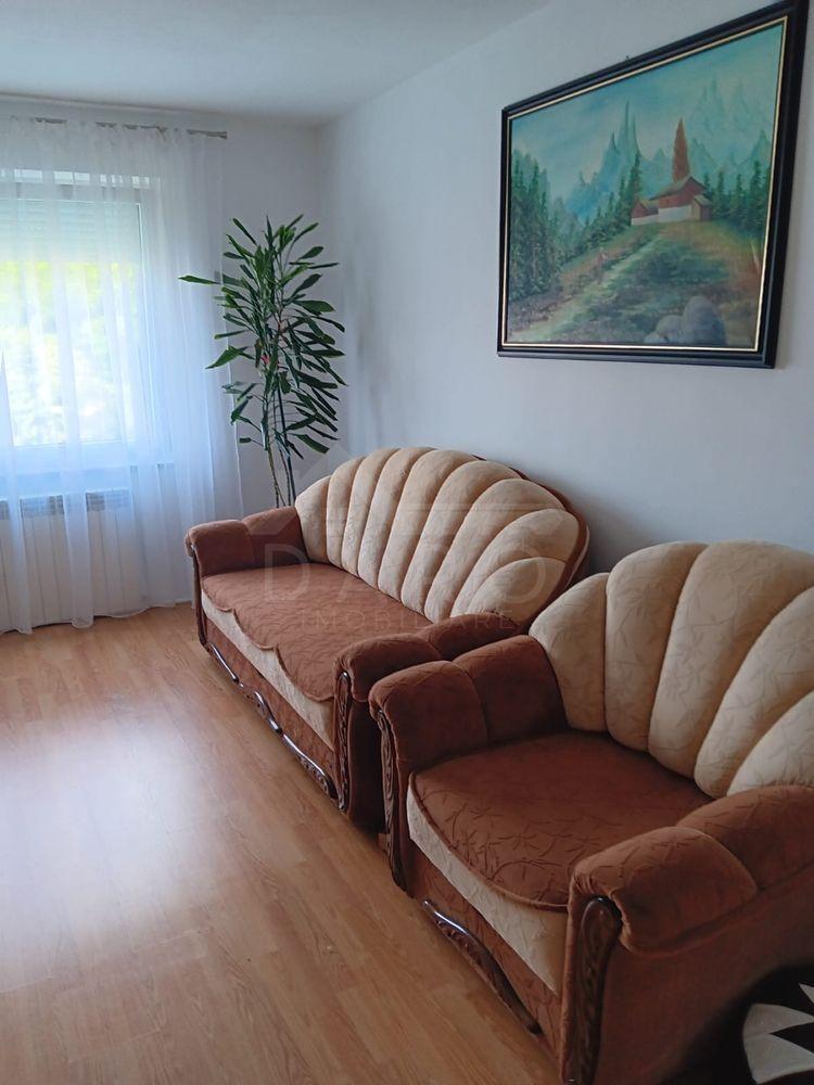 Inchiriez apartament 3 camere + 2 bai (ZONA UNIRII) - 1