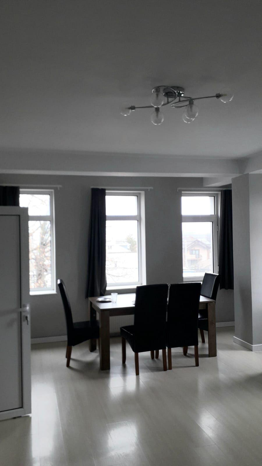 De inchiriat 2 apartamente cu 2 camere, etaj 1/2, strada Domneasca, 500 E - 1