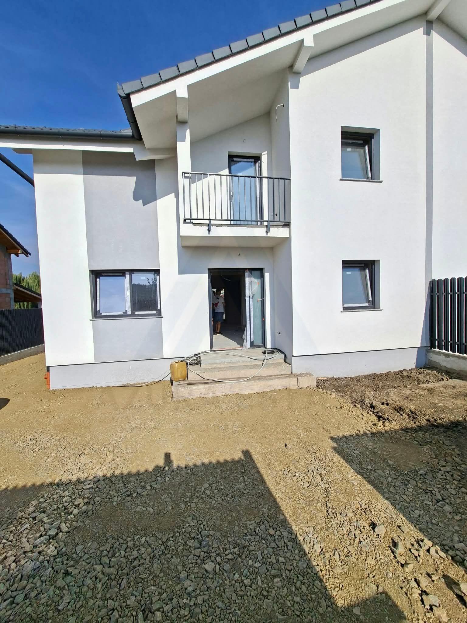 Casa 4 camere 2 bai terasa acoperita si teren 334 mp in Sura Mare - 13