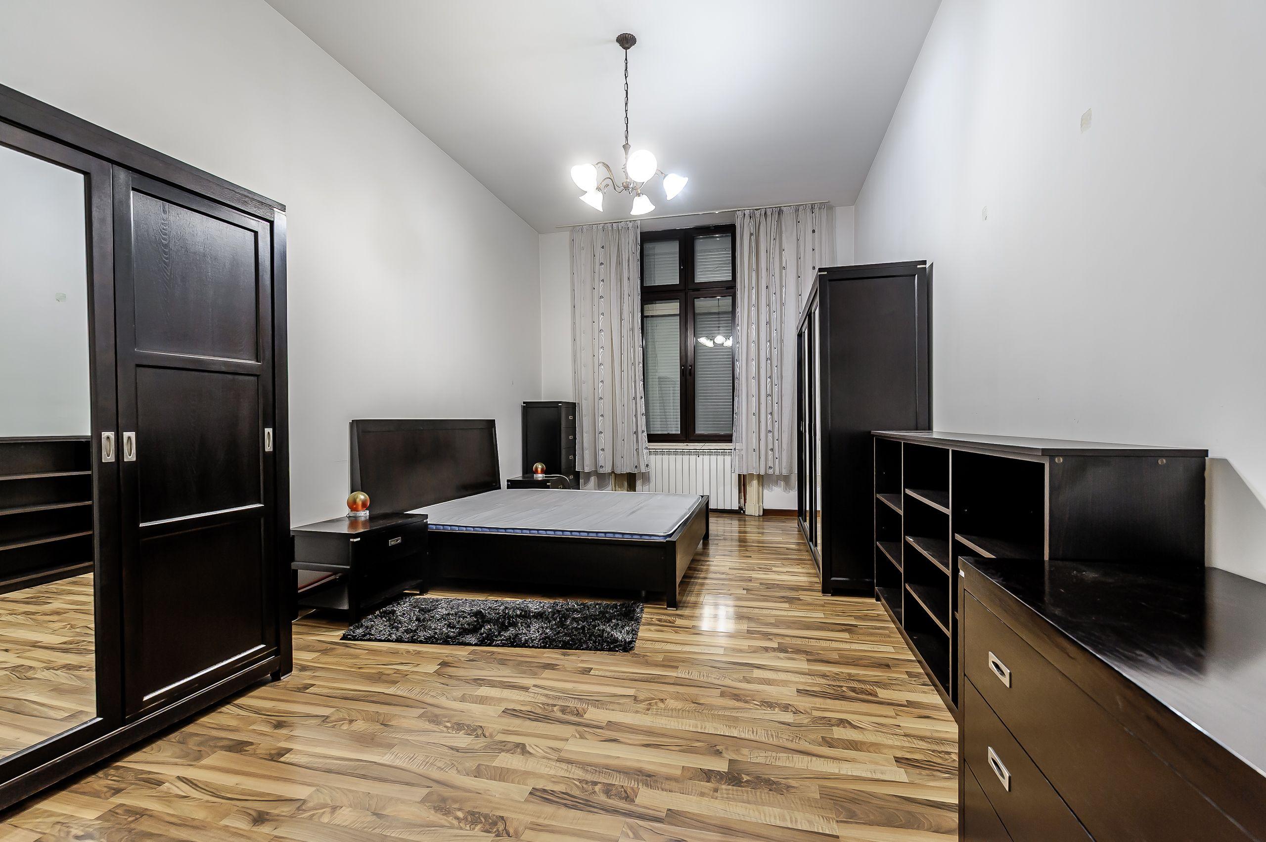 PRET NOU! Apartament 2 camere - Etaj 1 - Palatul Neumann - COMISION 0 - 1