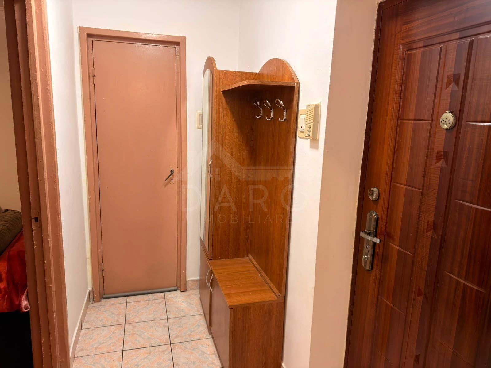 Inchiriez apartment cu 2 camere - 1