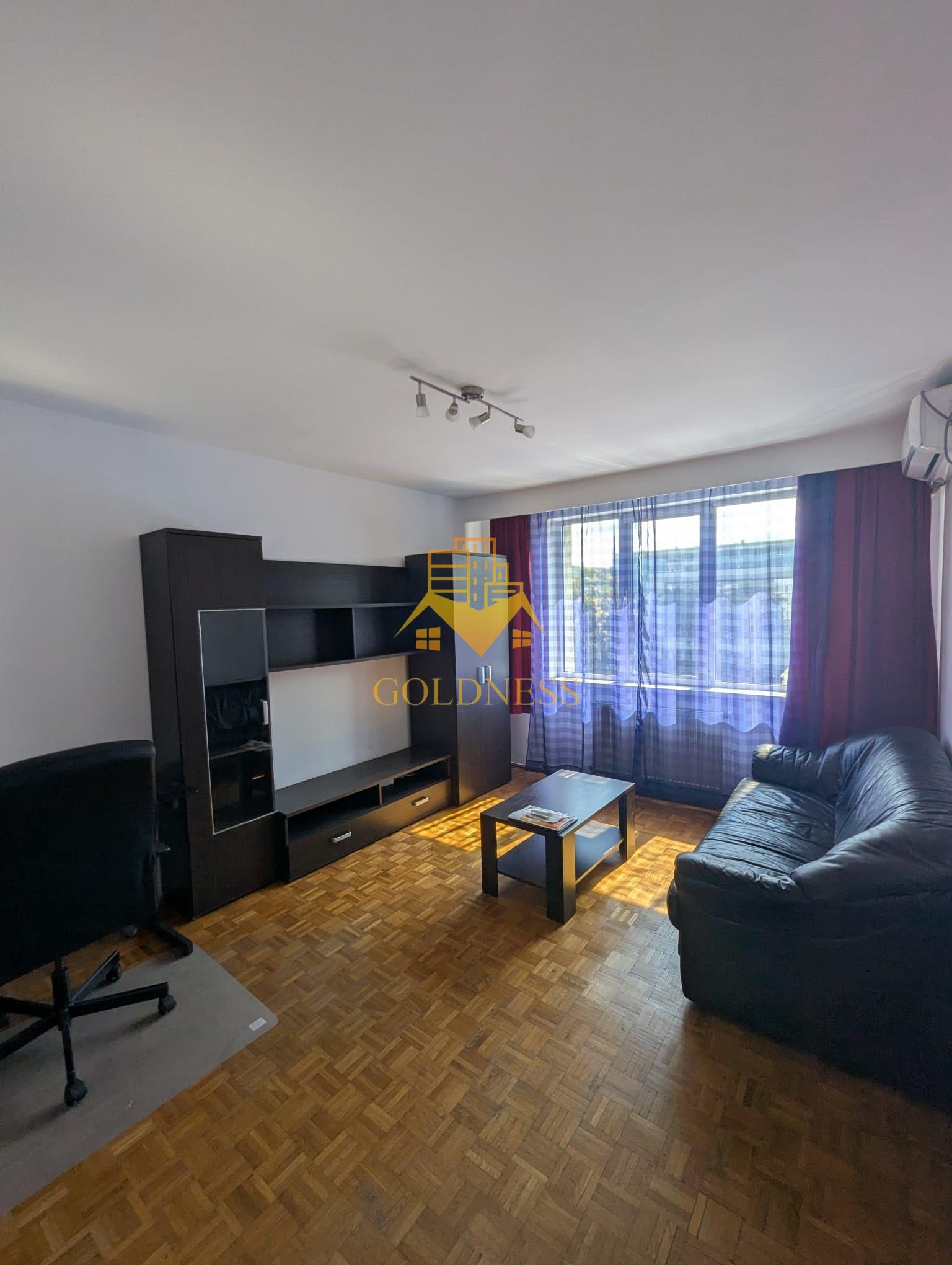 2 camere decomandate | Central, Mihai Viteazu| Etaj 2, orientat Sud| - 1