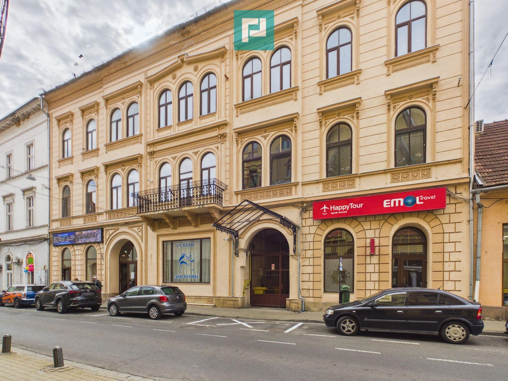 Apartament cu 4 camere – Zona Centrală - 1