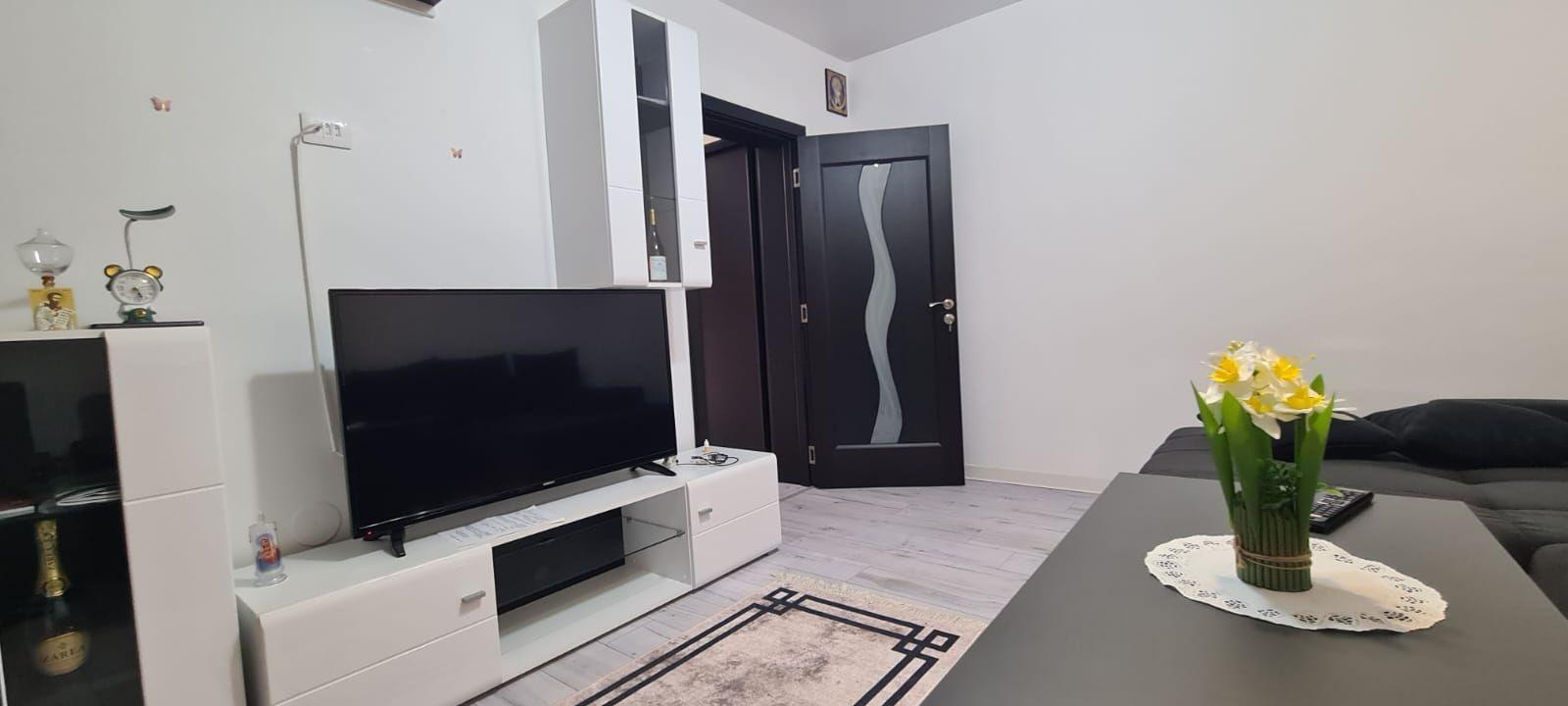 De vanzare apartament cu 3 camere, Piata Centrala, et. 3, 105.000 euro - 1