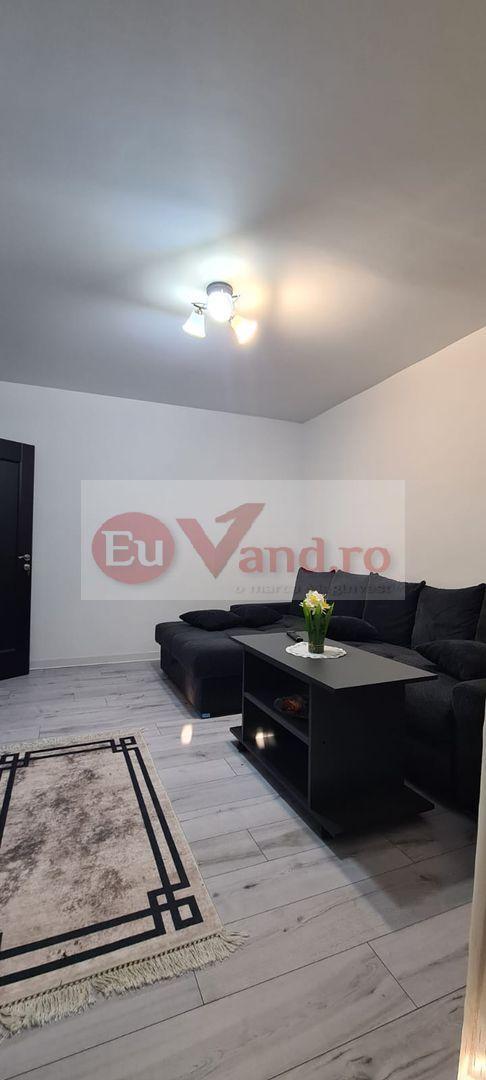 De vanzare apartament cu 3 camere, Piata Centrala, et. 3, 105.000 euro - 2
