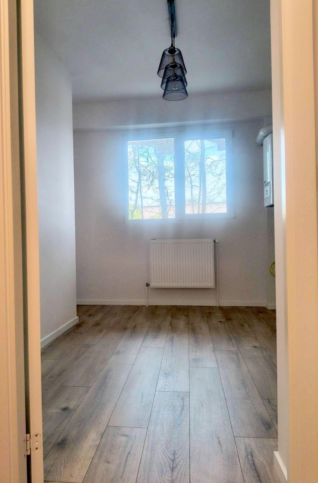 De vanzare apartament cu 2 camere, port, parter, 75.000 euro - 9