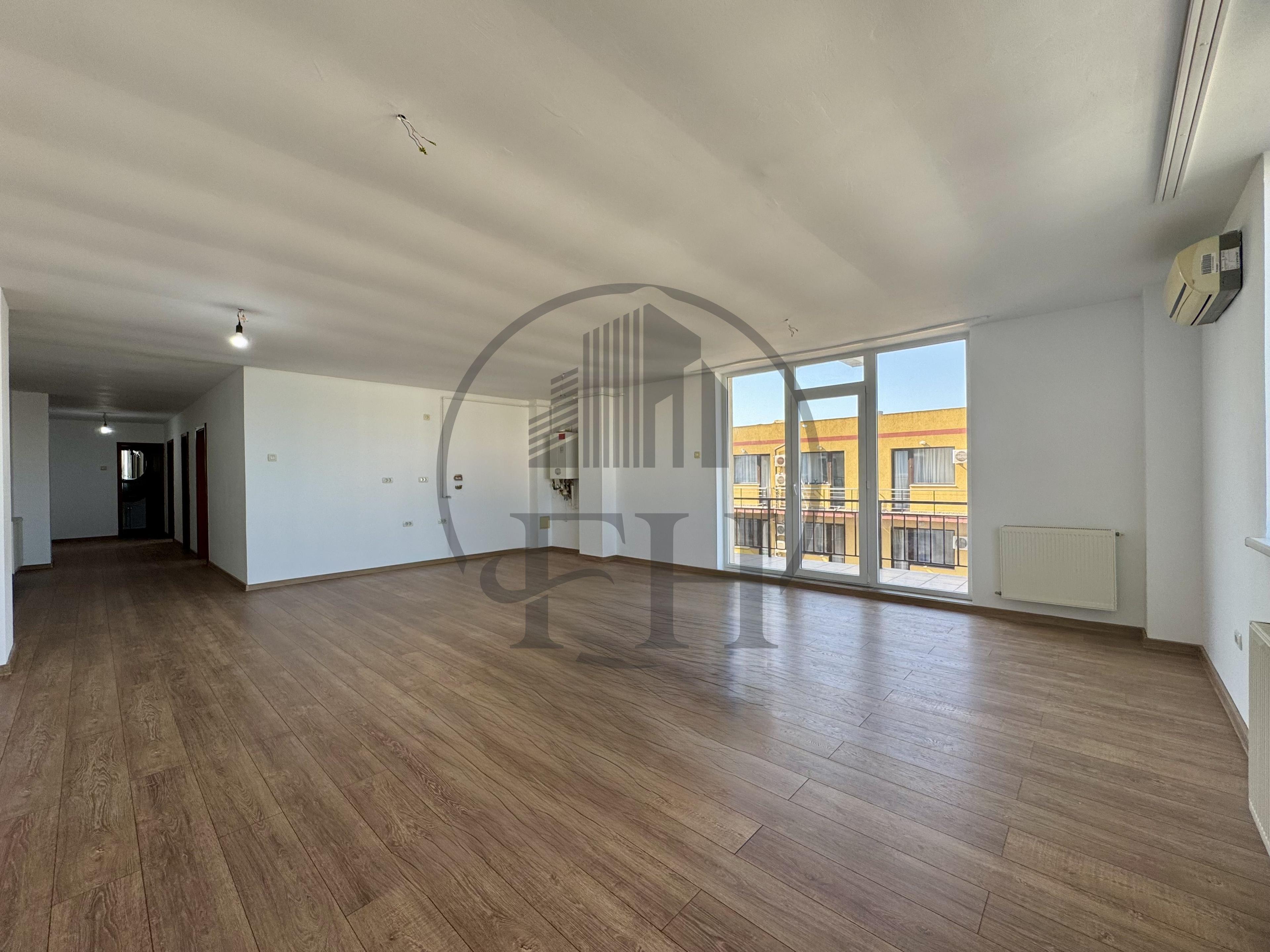 Apartament 3 camere de vânzare Mamaia Nord, Constanța - 2