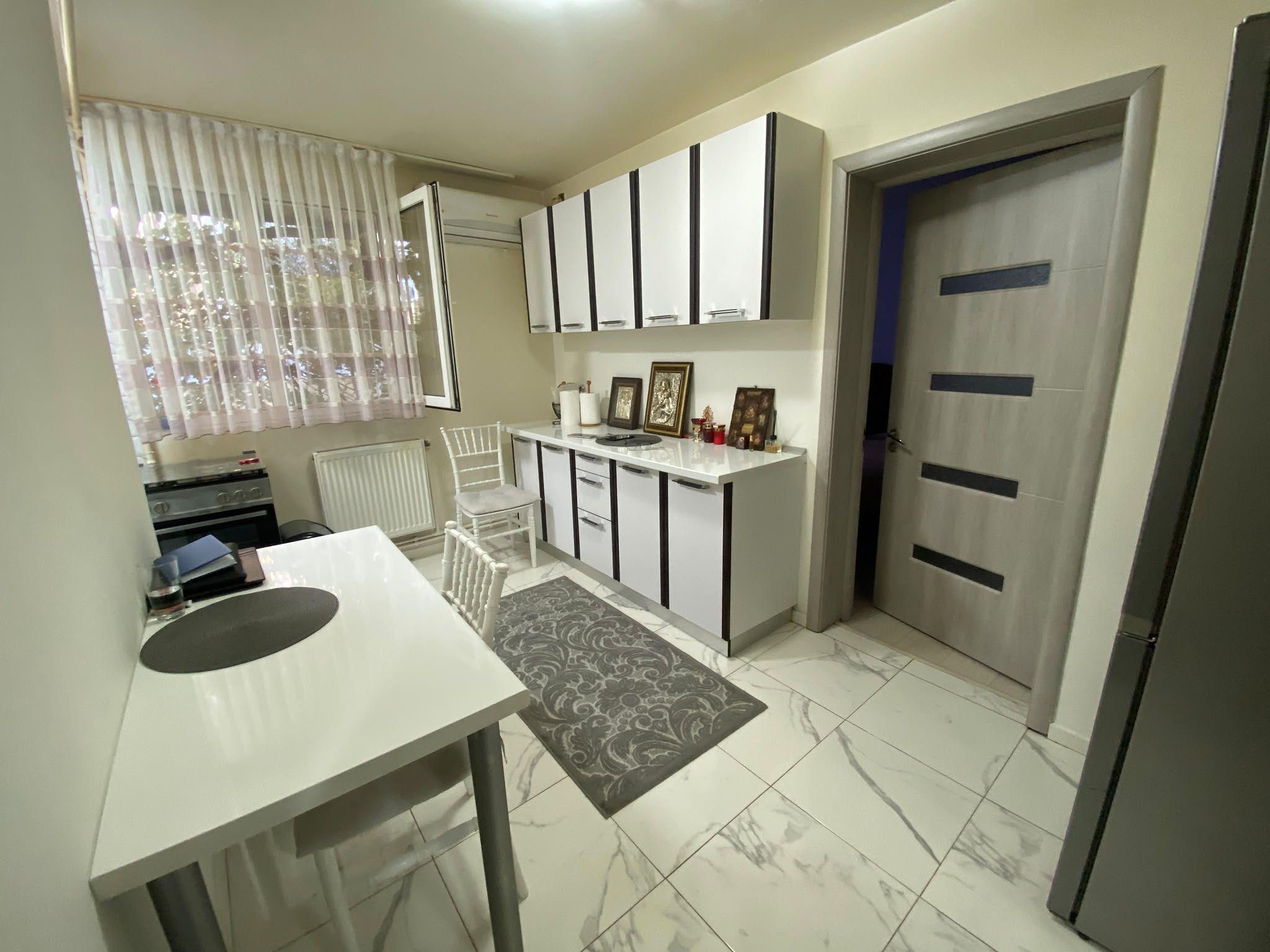 Apartament 3 camere - Mall Vitan- Centrala Proprie - 1