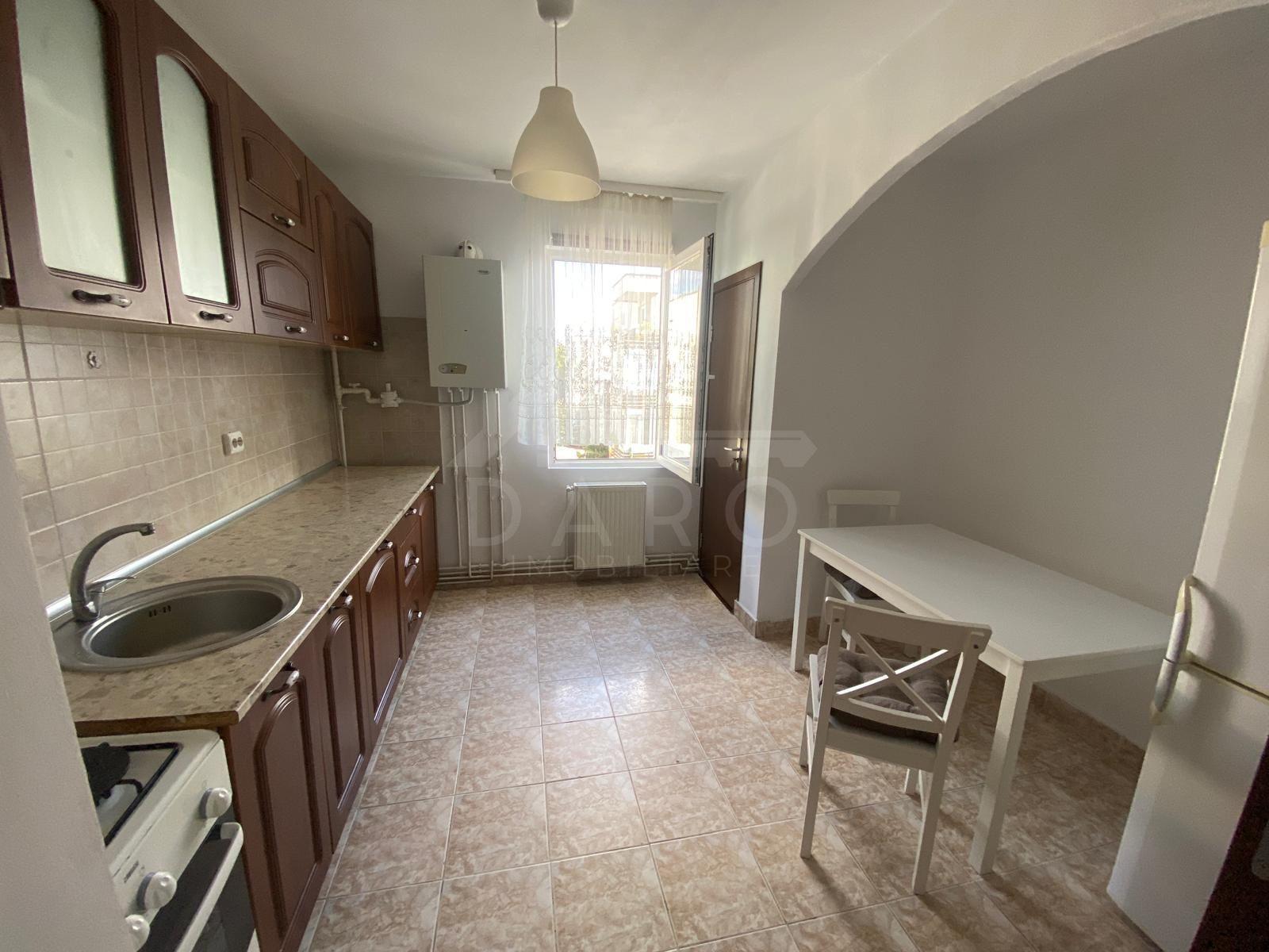 Închiriez apartament cu 2 camere - 2