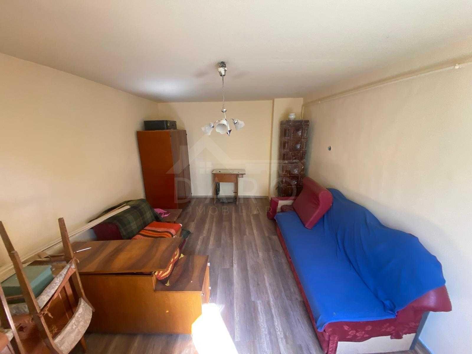 Casă cu o cameră în curte comună - 4