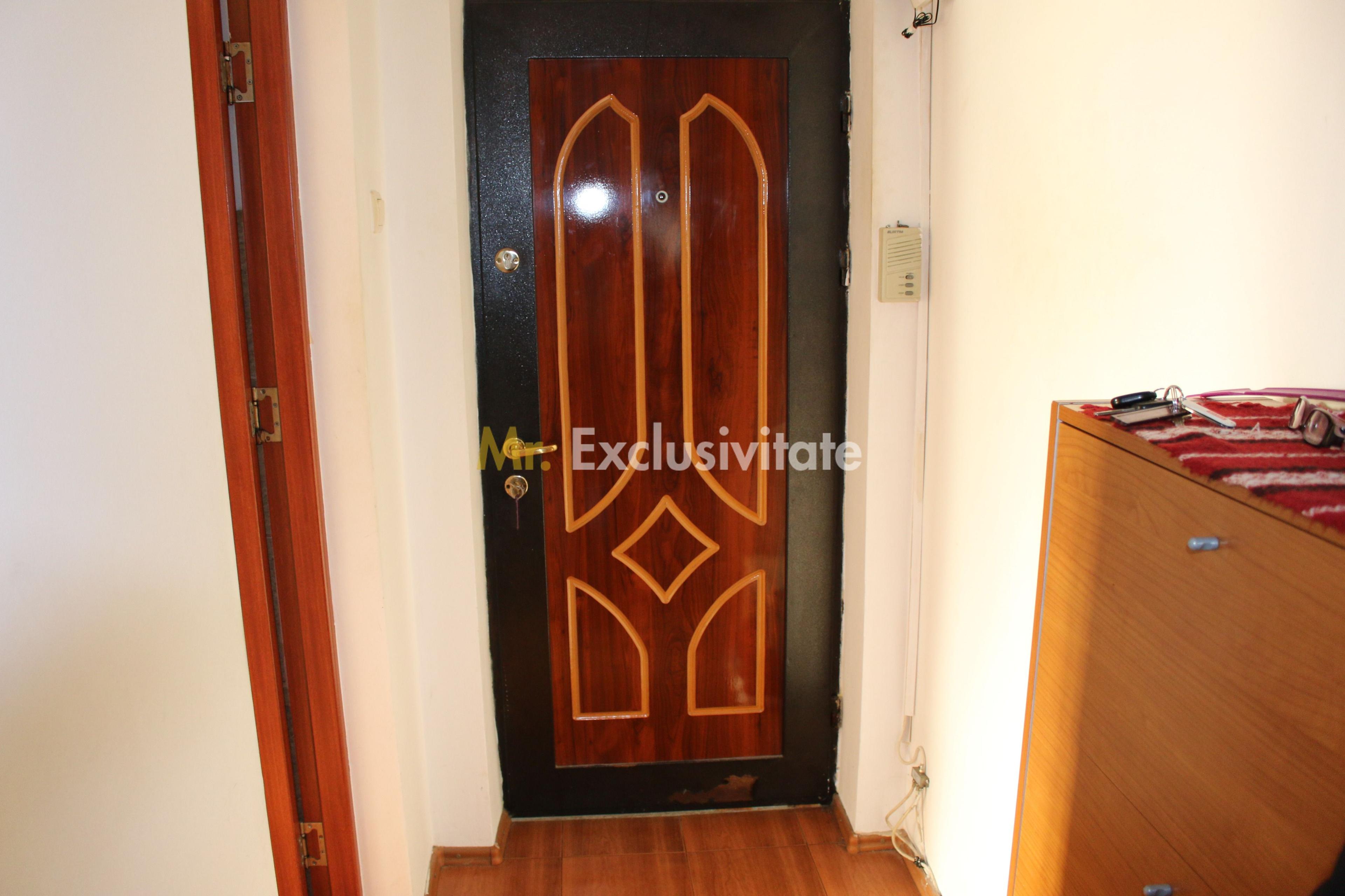 Apartament cu 3 camere decomandat, 71 mp – zona 9 Mai - 12