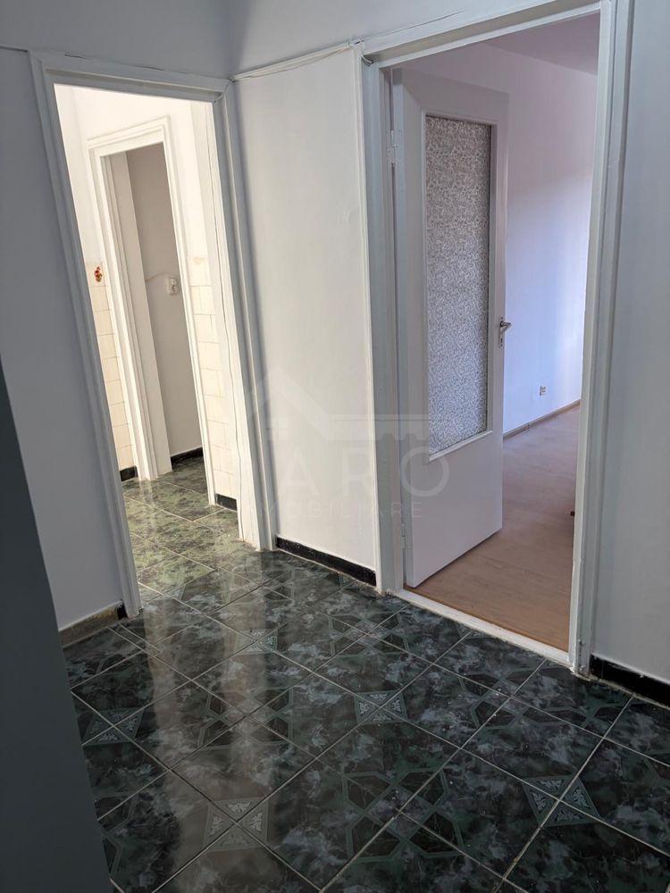 Vindem apartament 2 camere ultracentral - 1