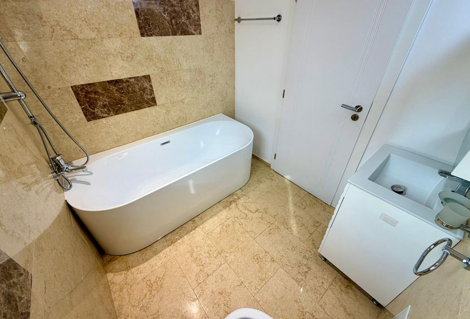 3-Bedroom Apartment Iancu Nicolae Near Private Schools - 17