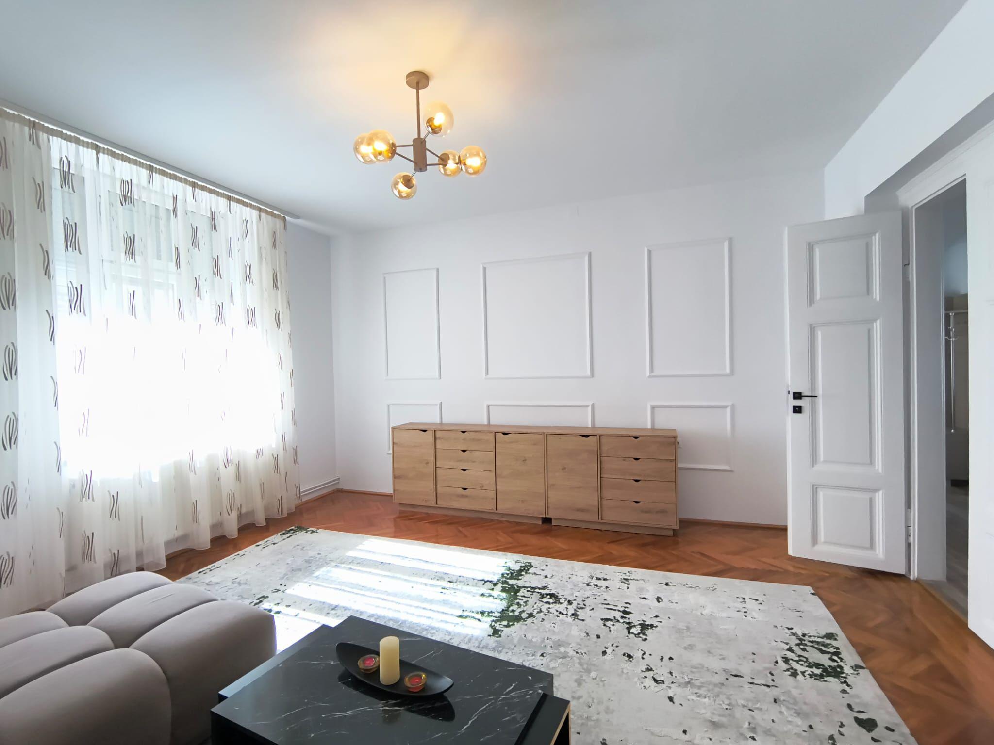 De închiriat: vilă renovată, Mihai Eminescu. 1 000 E/lună. Comision 0 - 10