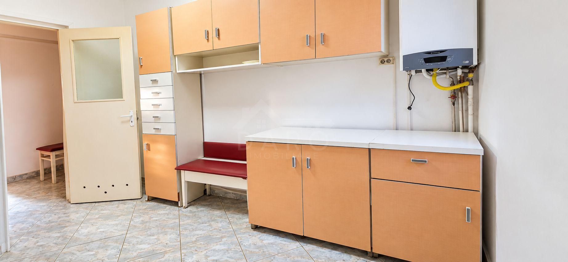 Vând apartament cu trei camere Tudor confort 1 - 5