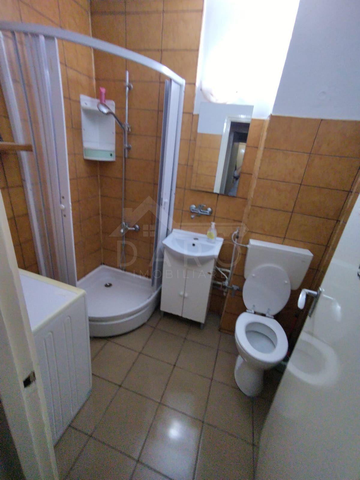 Închiriez apartament cu doua camere în Aleea Carpați - 6
