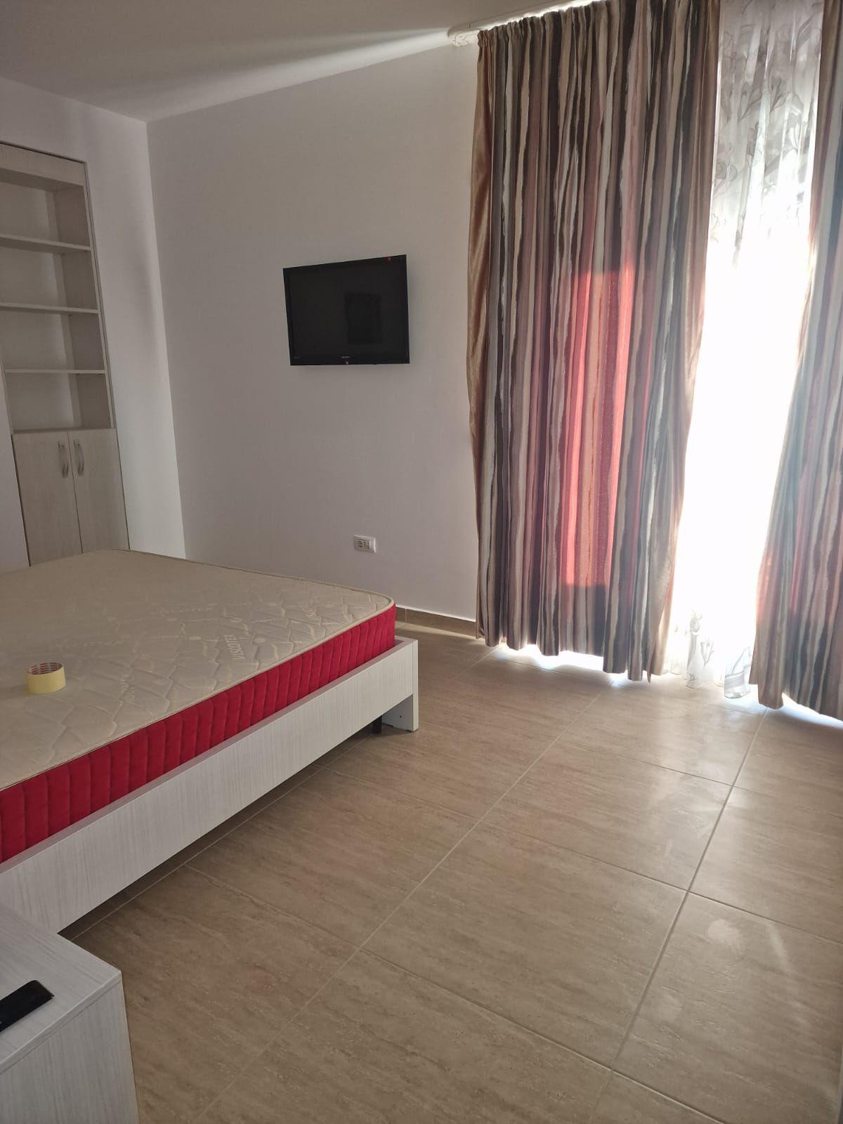 De inchiriat apartament cu 2 camere bloc nou, Anul revolutiei, et.1, 450 E - 3