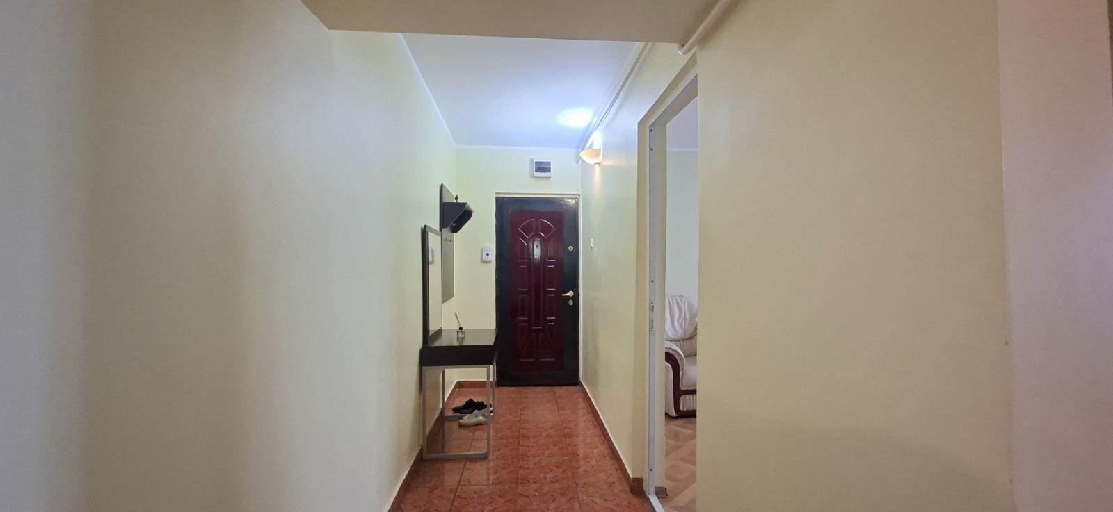 De inchiriat apartament cu 2 camere Micro 14, etaj 1, 350 euro - 10