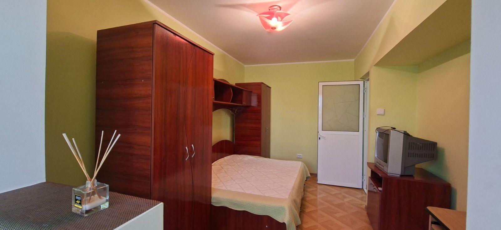 De inchiriat apartament cu 2 camere Micro 14, etaj 1, 350 euro - 8