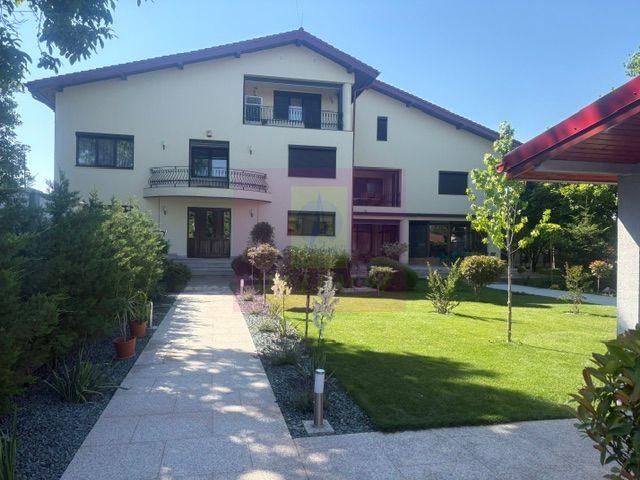 Vila P+1+M incojurata de o oaza de liniste si verdeata Bragadiru. - 2
