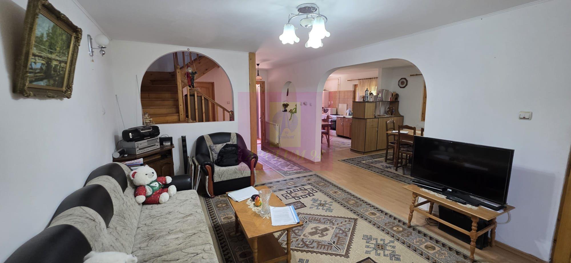 Vila cu 4 camere de vanzare in Busteni - 2