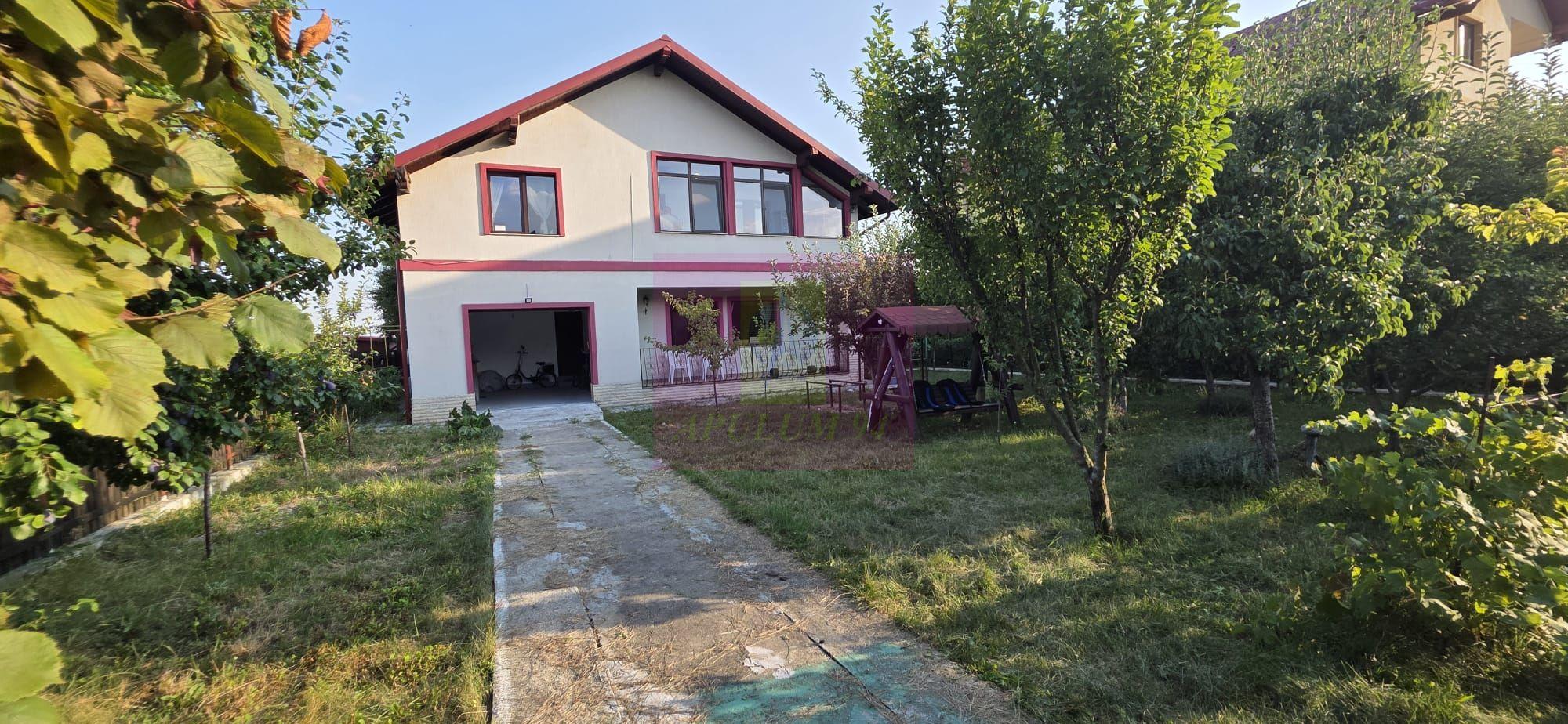 Vila 6 camere de vanzare in Banesti - 2