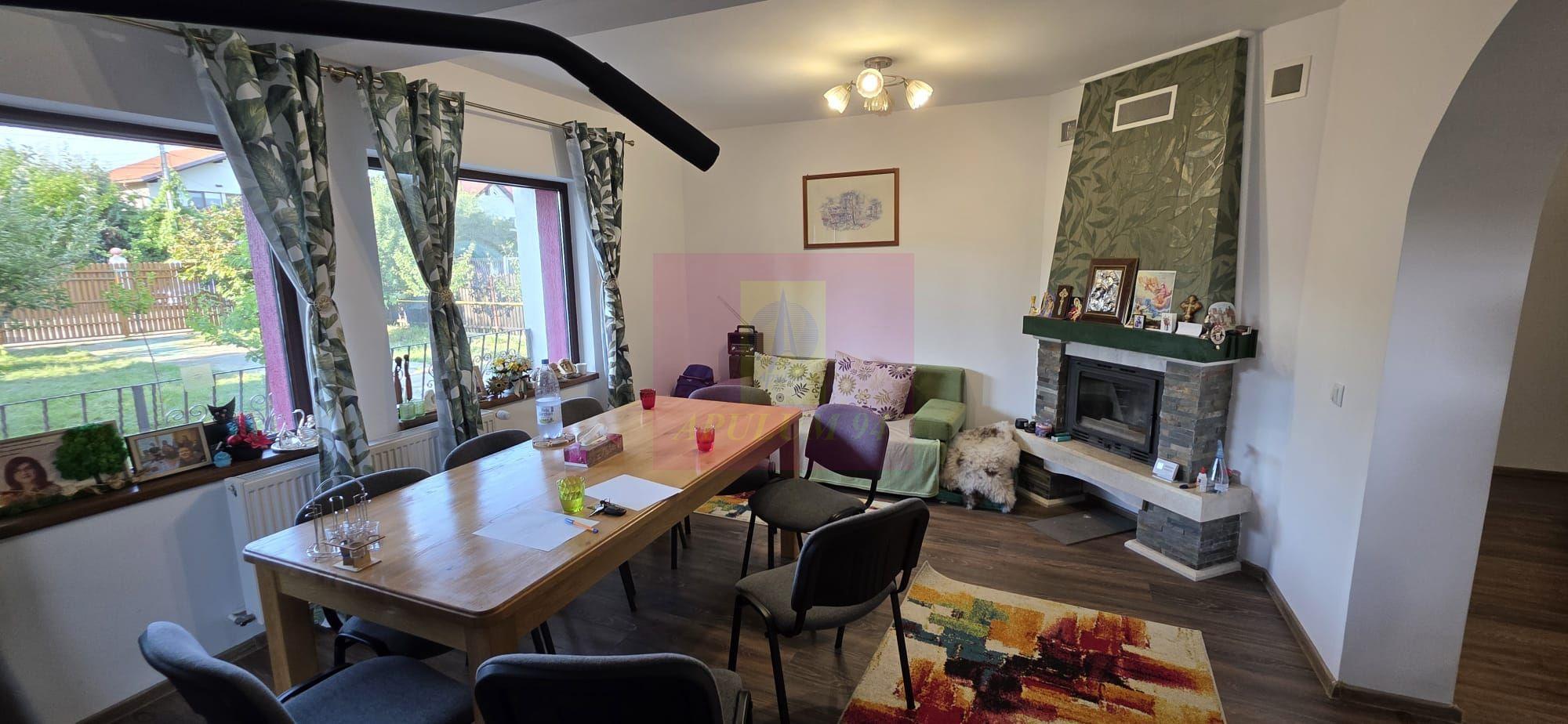 Vila 6 camere de vanzare in Banesti - 3