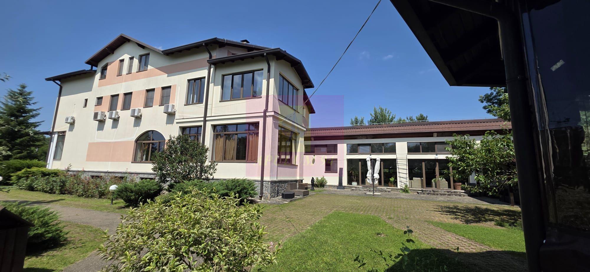 Pensiune de vanzare in Cornu - 2