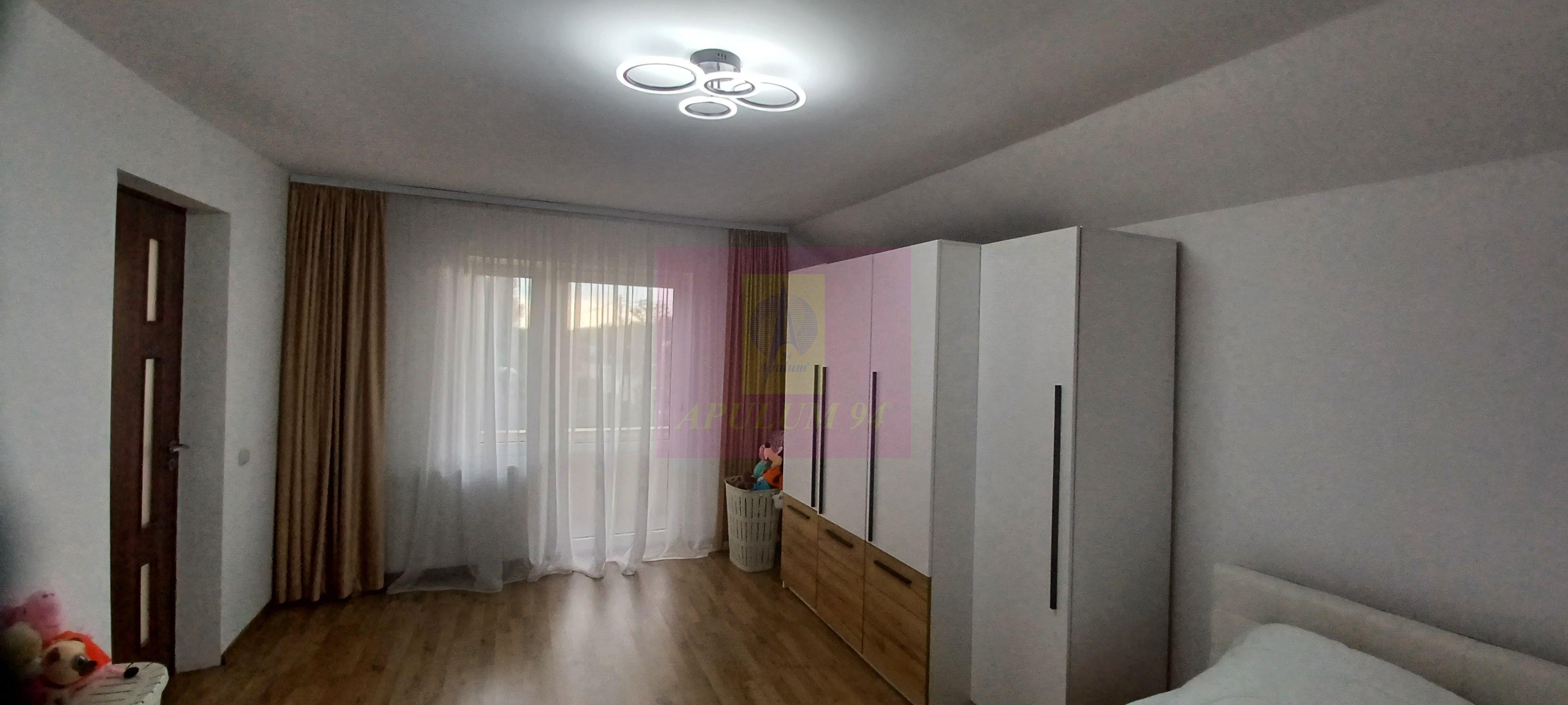Săbăreni, casă 2009, P+1, terasă, garaj, curte 315 mp - 11