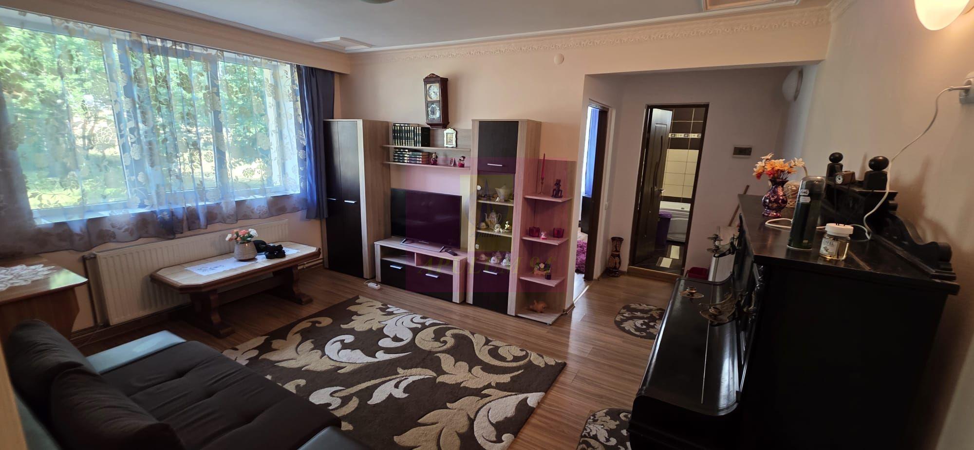 Apartament cu 2 camere de vanzare in Sinaia - 1