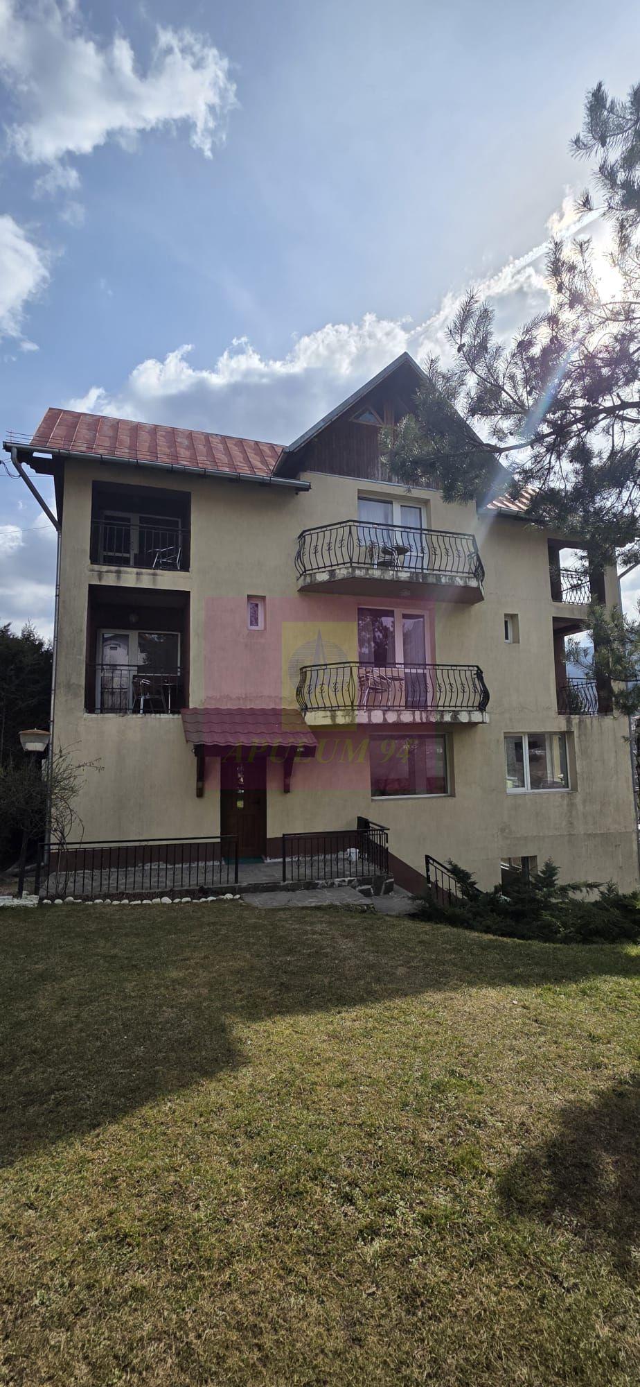Vila de vânzare cu 8 camere și garaj in Busteni - 2