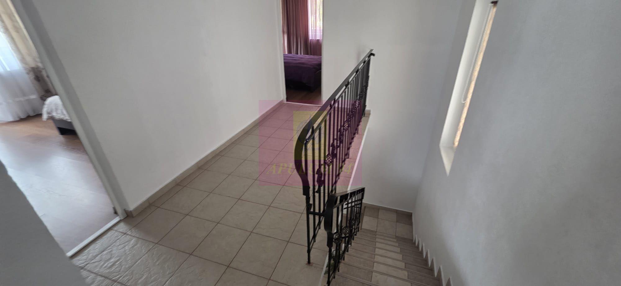 Vila de vânzare cu 8 camere și garaj in Busteni - 12