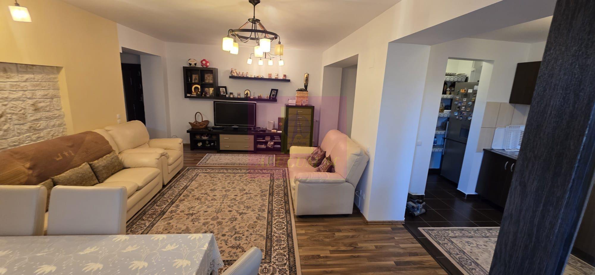 Apartamnet cu 2 camere de vanzare in Sinaia - 2