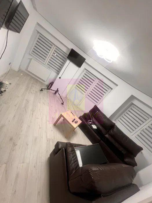Vanzare apartament 3 camere Decebal, metrou, parking - 3