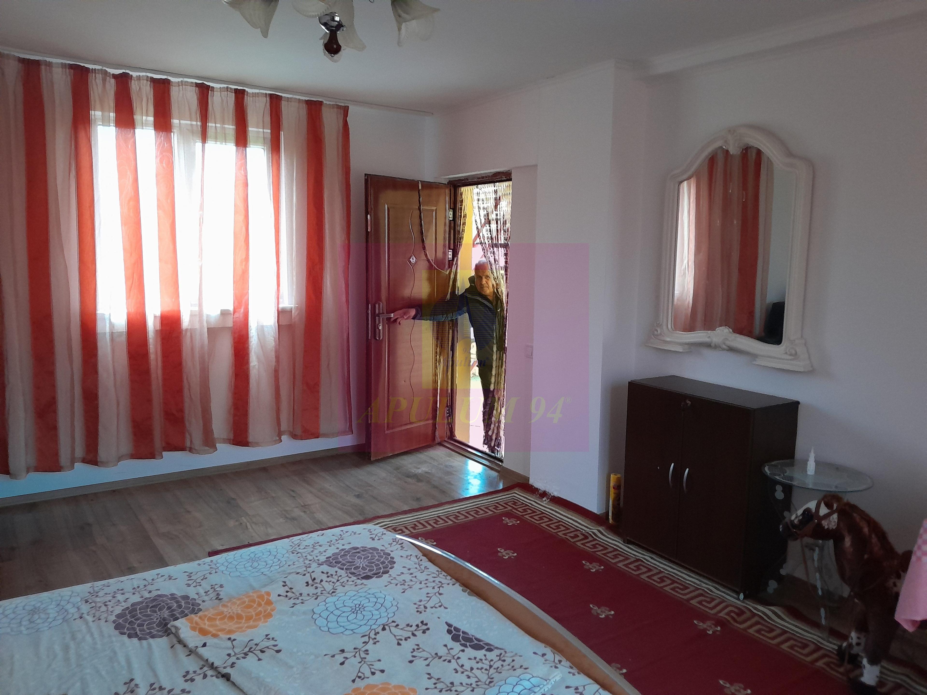 BARCANESTI (IL) - SE VINDE CASA + TEREN 16K MP - 39