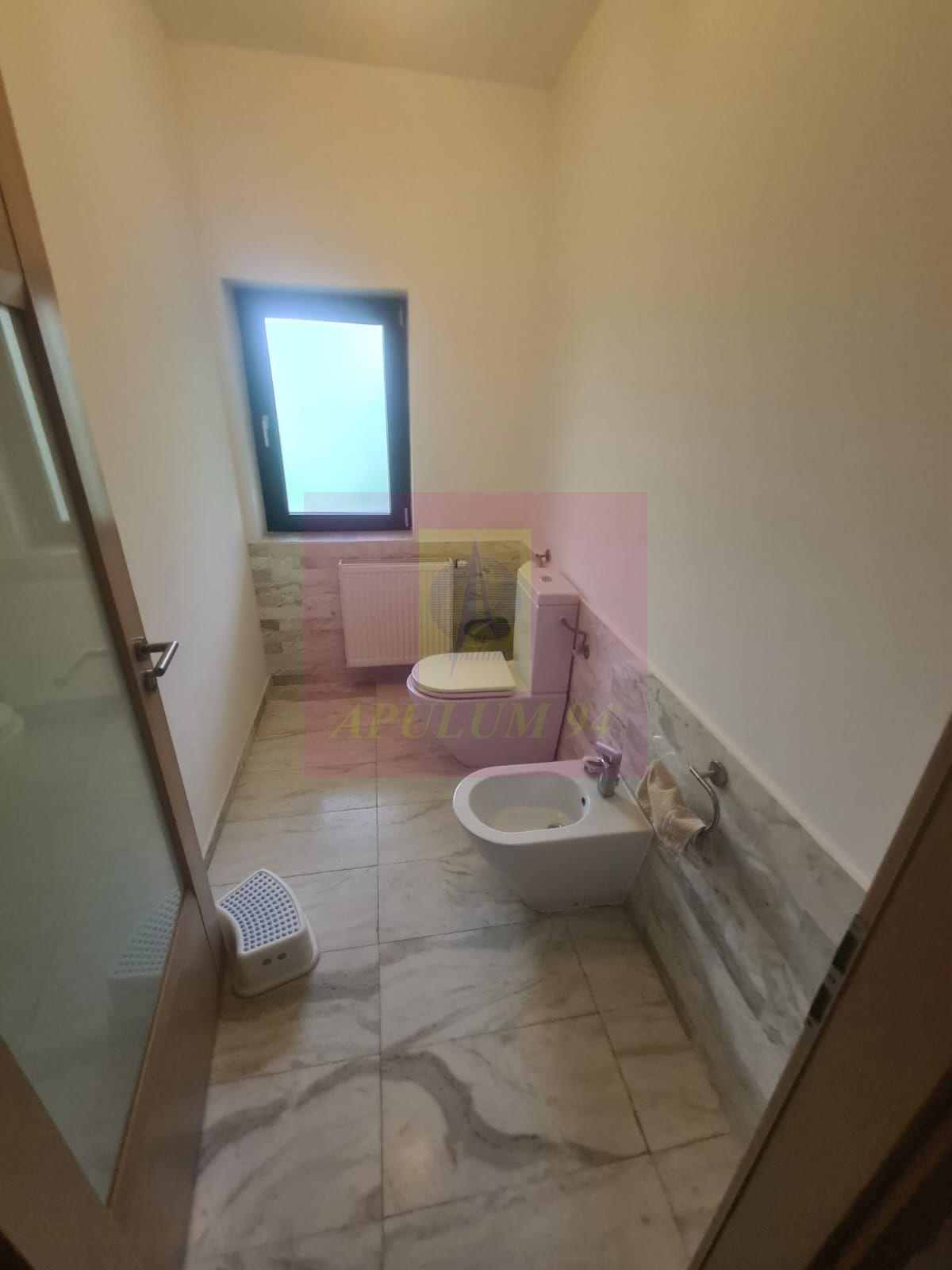 Vila de vanzare cu 6 camere in Cornu (teren 6.600 mp) - 36