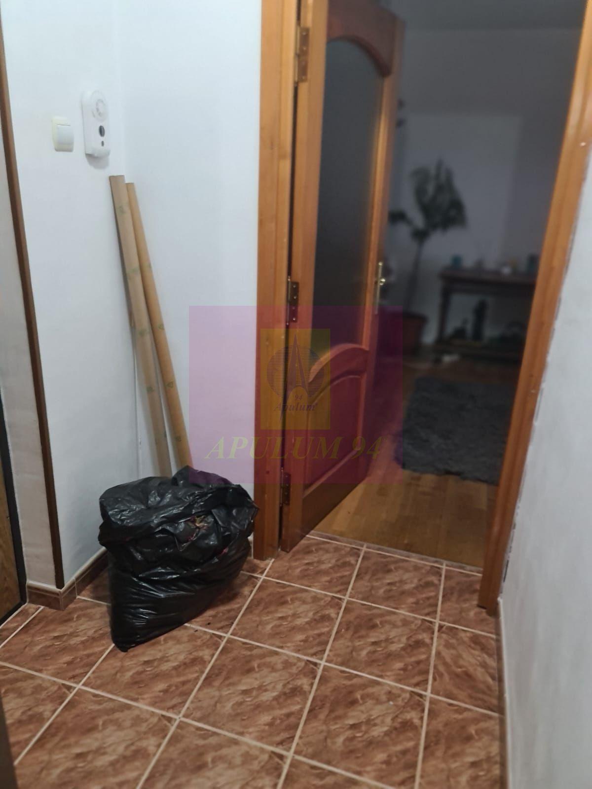 Apartament cu 3 camere de vanzare in Campina - Zona Cuza - 9