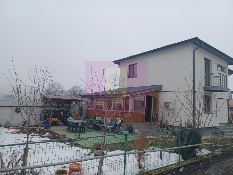Joița, casă P+1E+pod, 124 mp utili + terasă, balcoane, magazie - 3