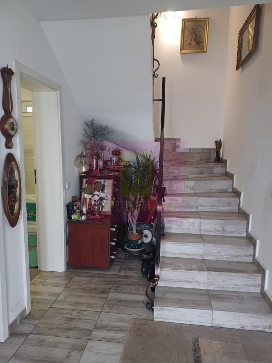 Joița, casă P+1E+pod, 124 mp utili + terasă, balcoane, magazie - 10
