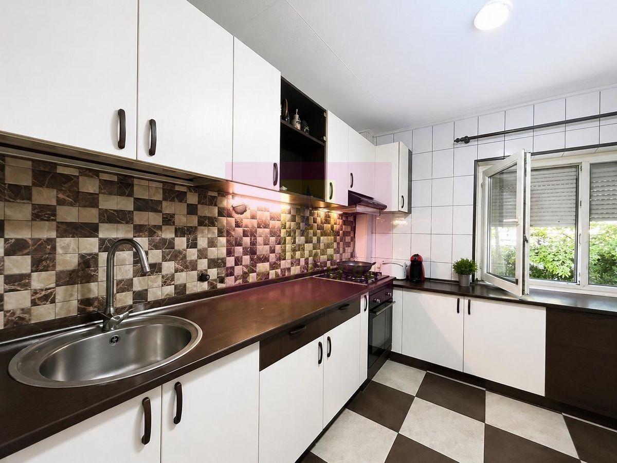 Vanzare apartament 2camere- zona Decebal - 6