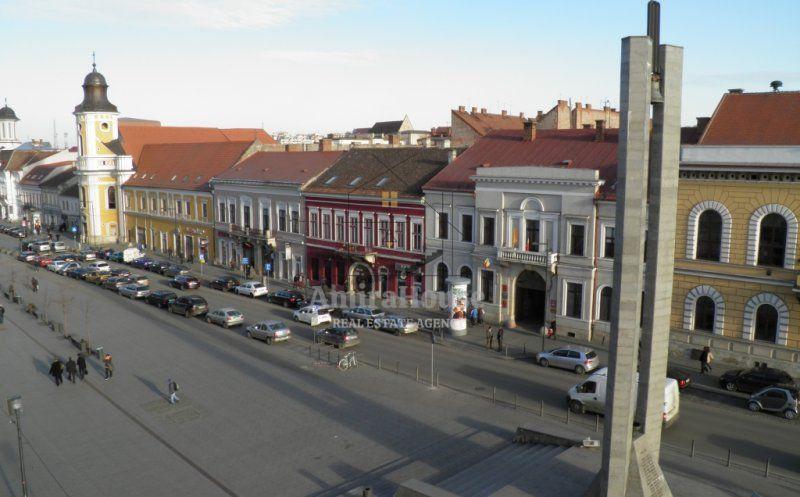 Apartament 3 camere, finisat, 75 mp si pod mansardabil, Bulevardul Eroilor - 27
