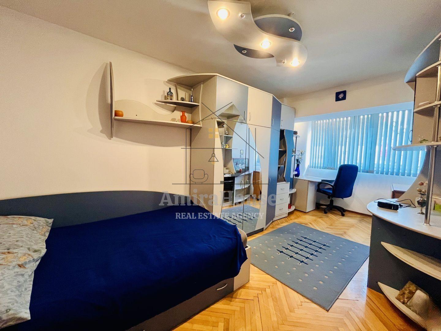 Apartament 4 camere, et 1, suprafata 80 mp, Manastur zona str Izlazului - 12