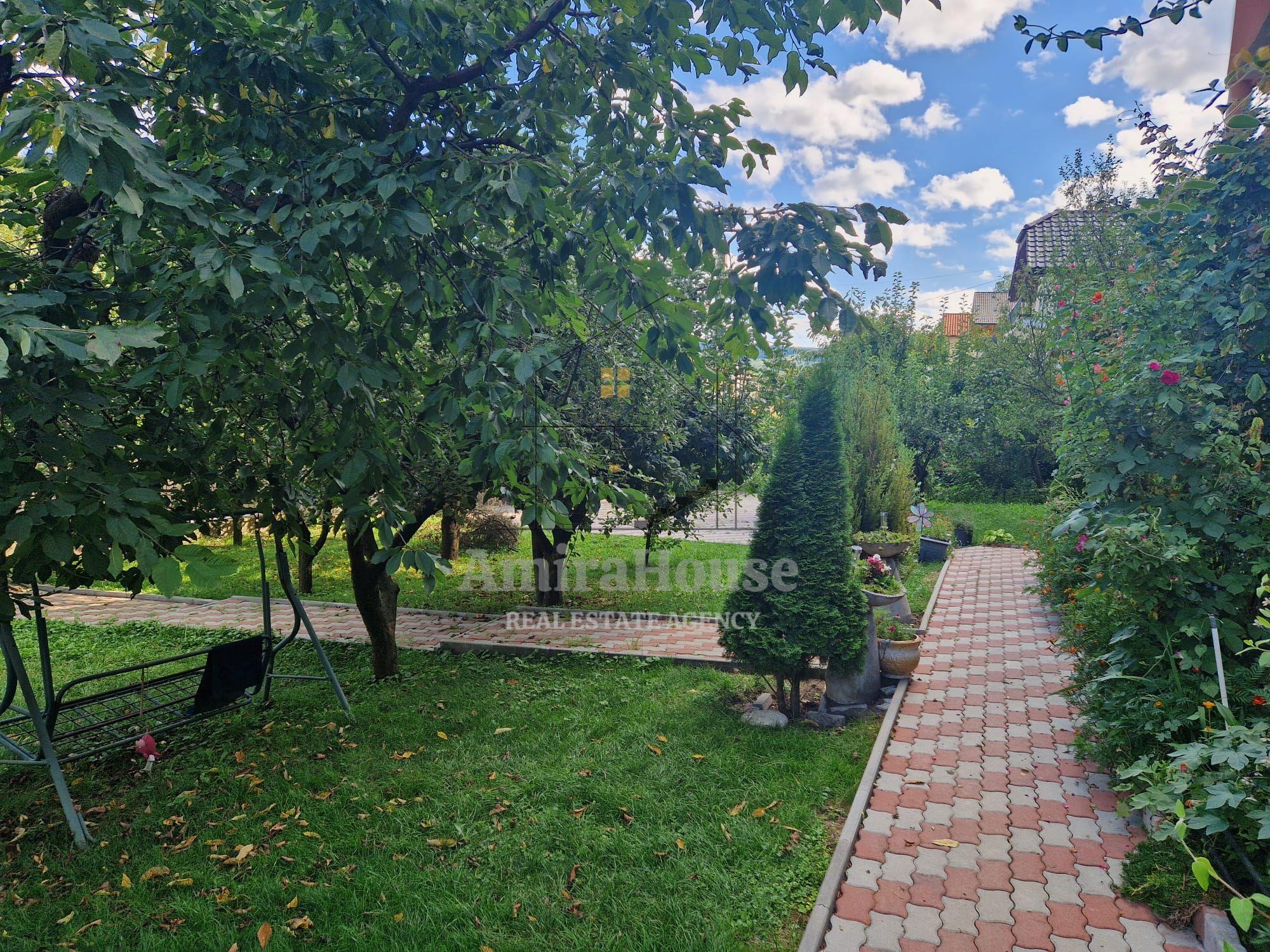 Casa individuala, teren 1.300 mp, Floresti zona str Tautului - 16